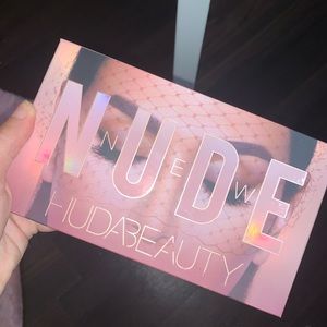 Nude Huda Beauty Palette